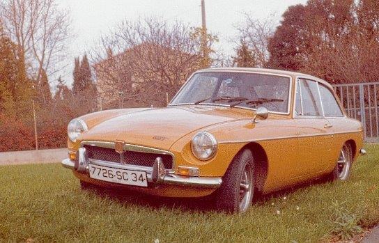 Le webmaster au volant de la MGB GT